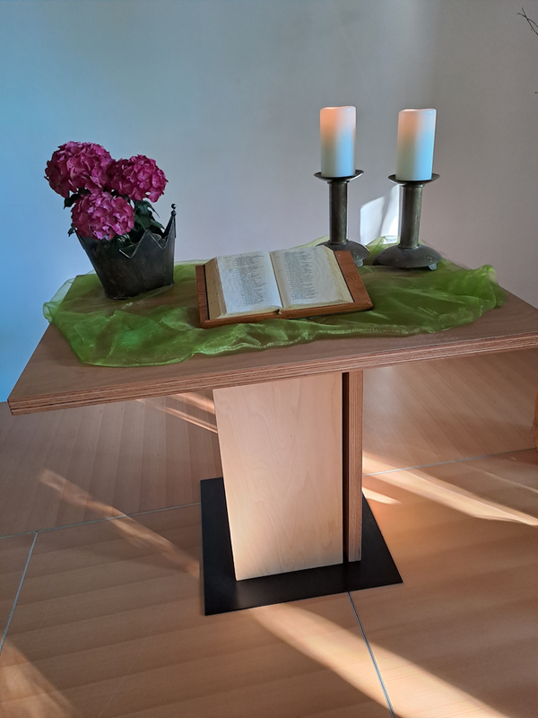 CVJM-Eutingen Gemeindezentrum Mäuerrach Stadtteil Eutingen Pforzheim Altar