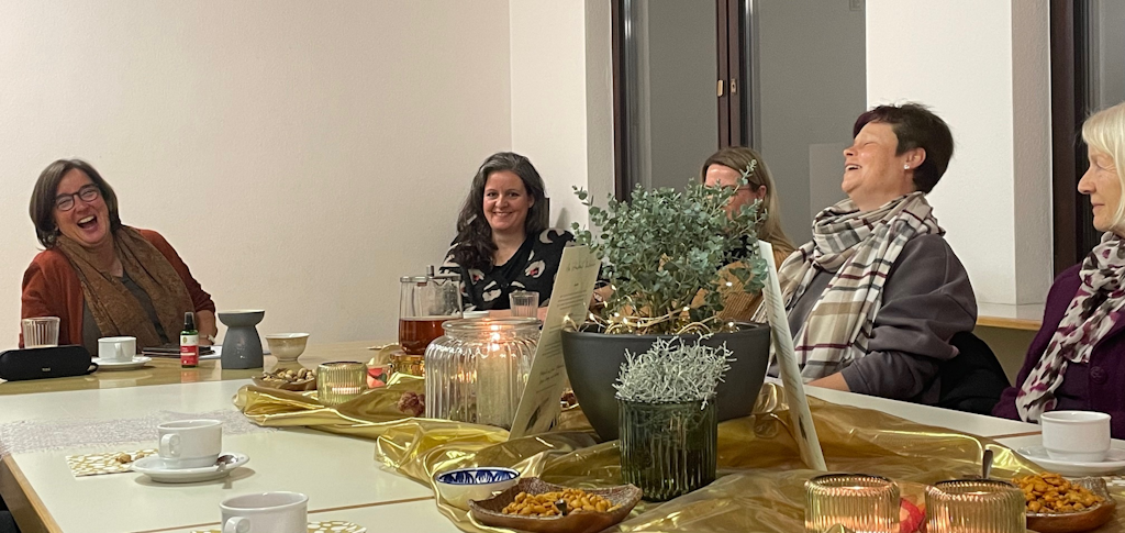 CVJM-Eutingen Gemeindezentrum Mäuerrach Stadtteil Eutingen Pforzheim Frauenabend November 2025_02