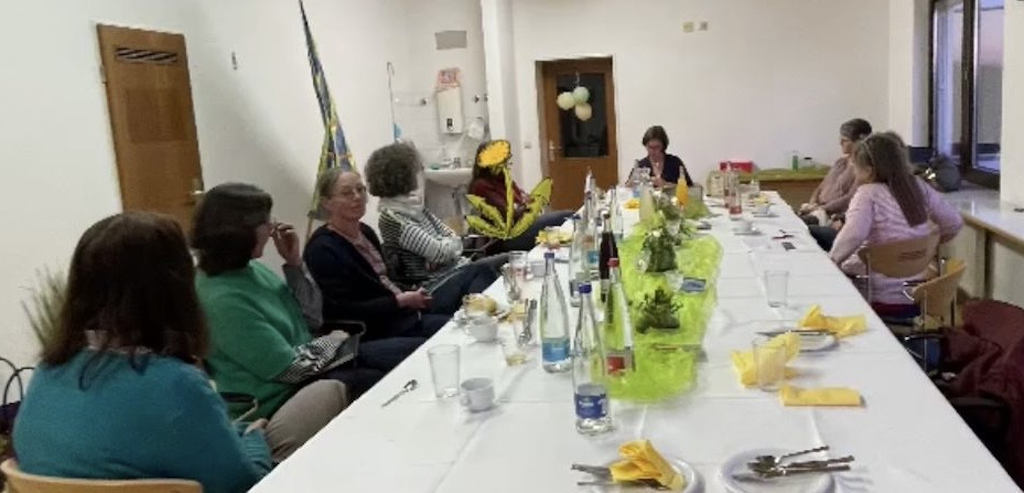 CVJM-Eutingen Gemeindezentrum Mäuerach Nachrichten Vortrag Loewenzahn April 2025 CVJM-Eutingen Gemeindezentrum Mäuerach Stadtteil Eutingen Pforzheim Nachrichten Vortrag Loewenzahn April 2025